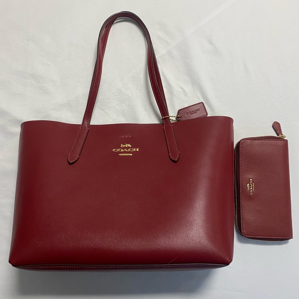 Coach Avenue Tote Bag and Wallet